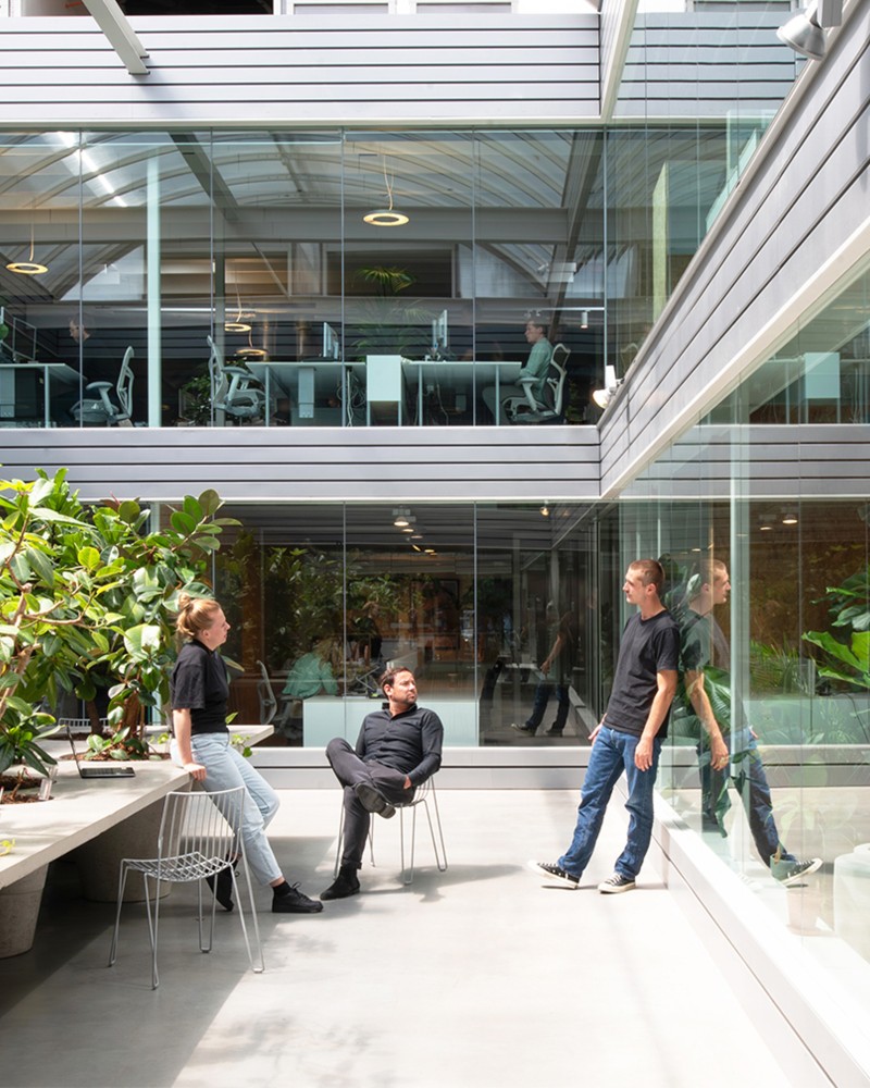 0709 Aiste Rakauskaite Atrium Meeting