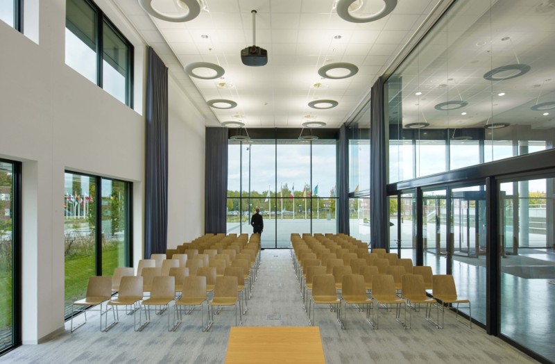 1424 Jeroen Much nw2 CF075213 220218 125020