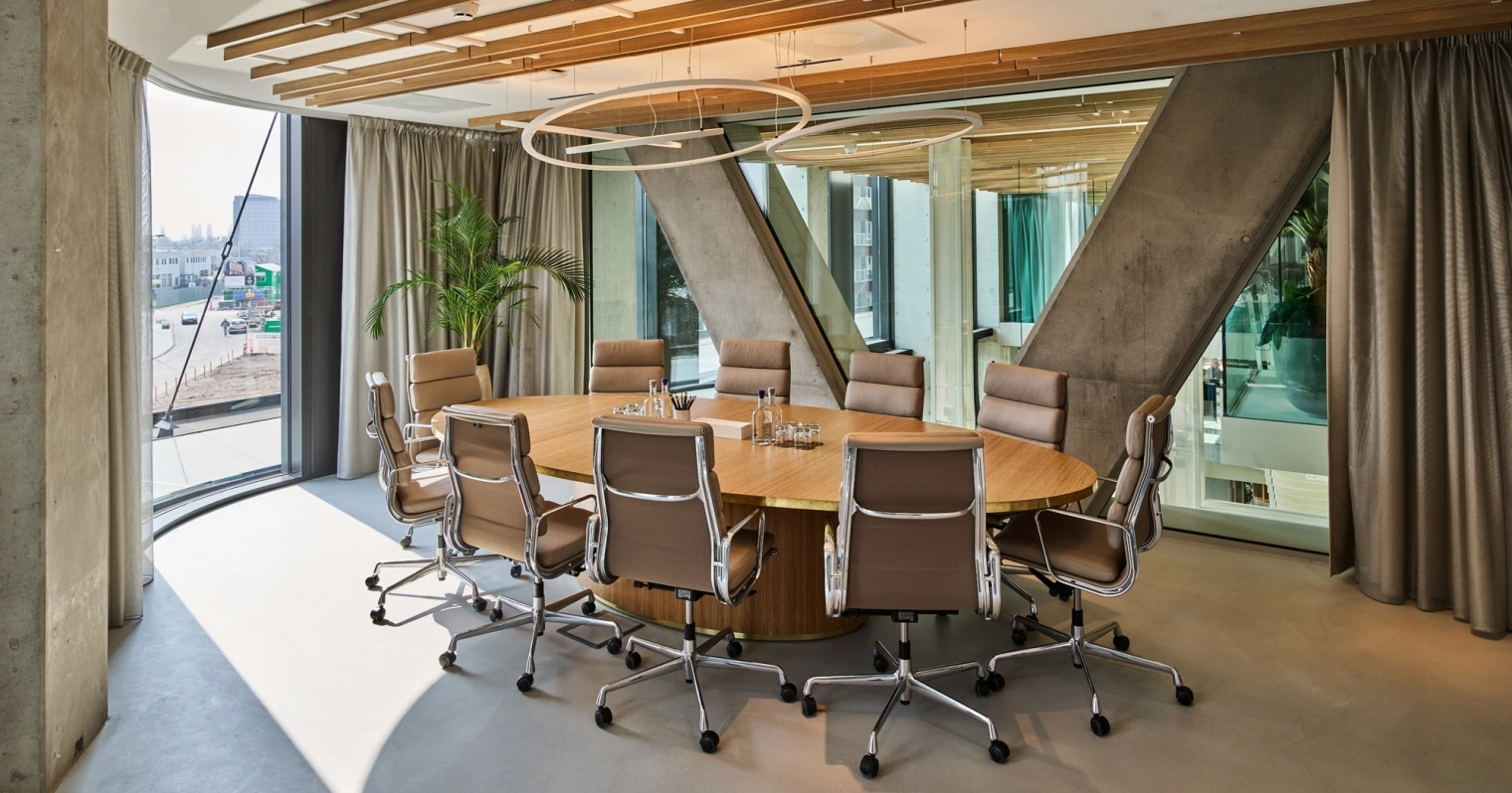 0932 Hotel Ruby Emma TANK Interior Todays Brew 5734