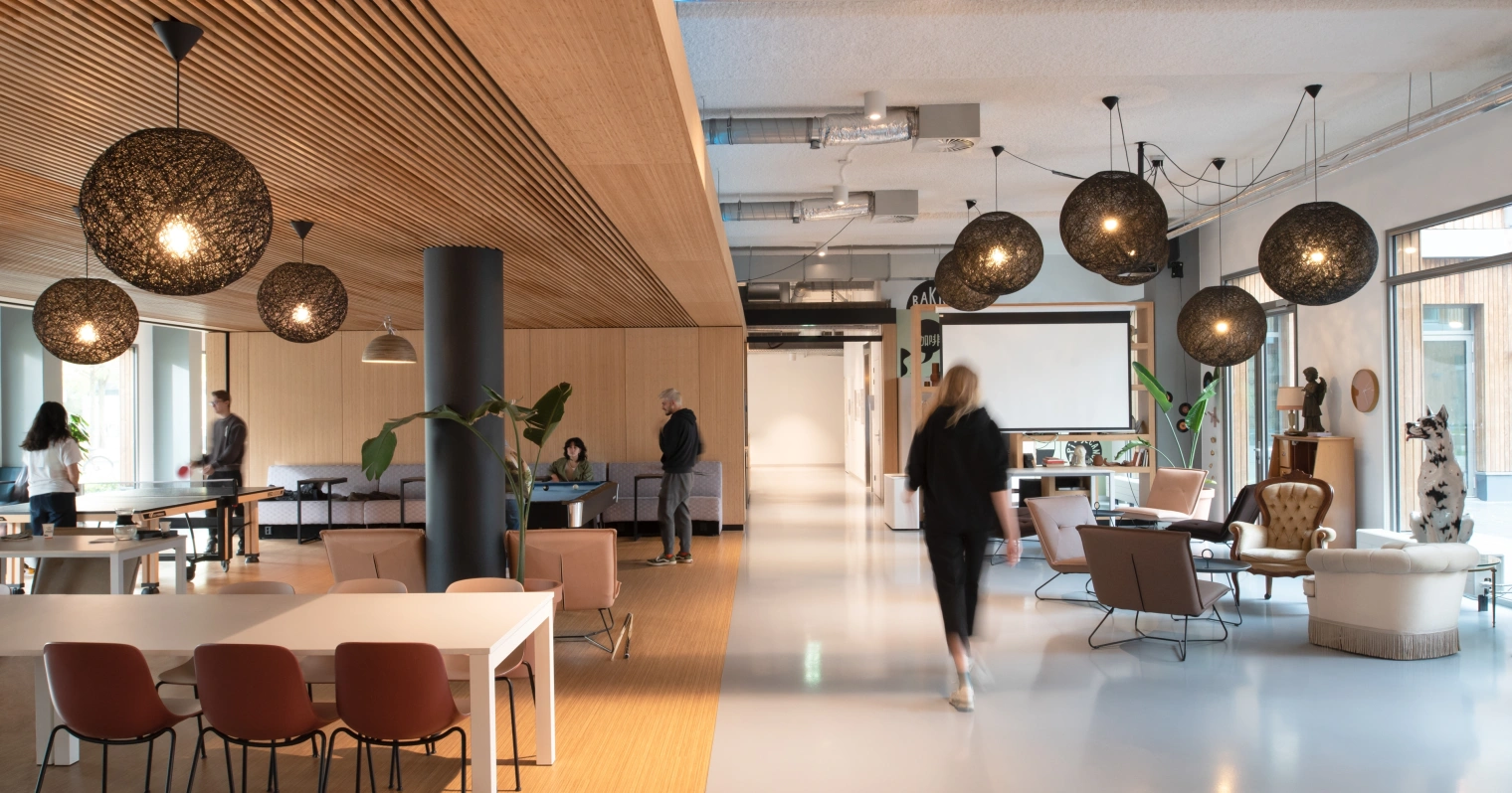 1415 Aiste Rakauskaite 1 2