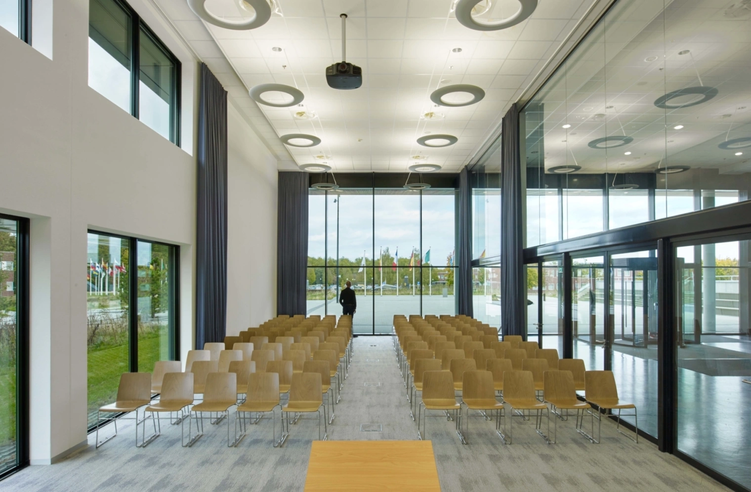 1424 Jeroen Much nw2 CF075213 220218 125020