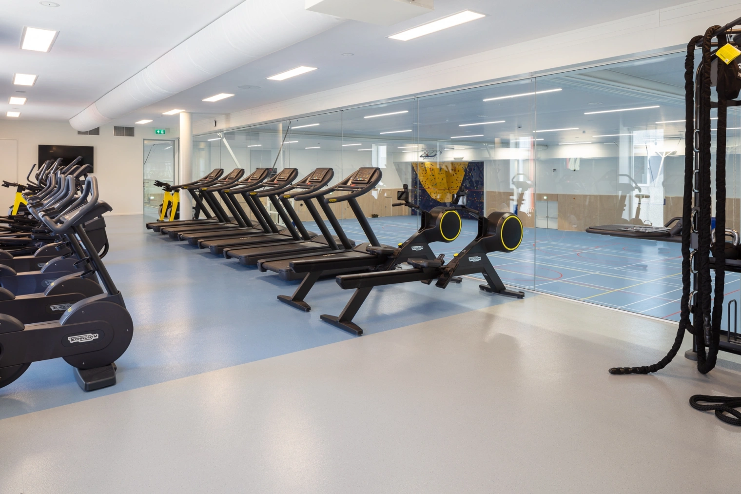 1527 Stijn Poelstra SP2018 Sporthal American School 6