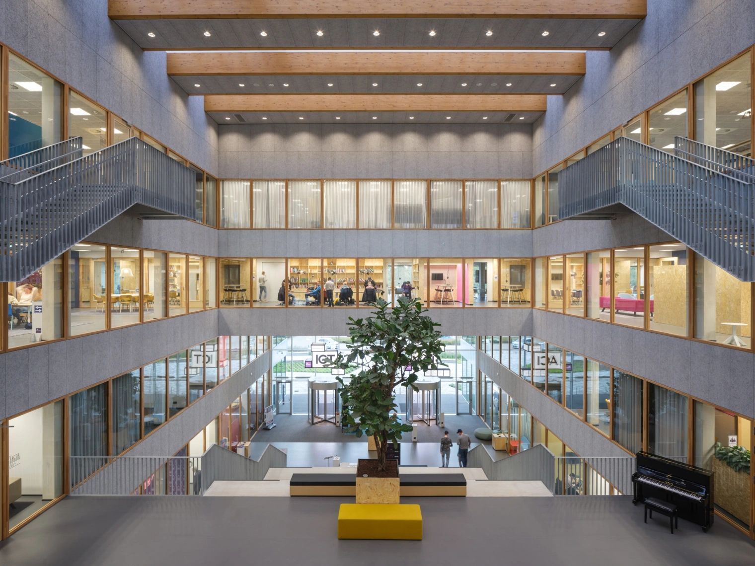 12 Fontys Tilburg Ossip 210406 143357