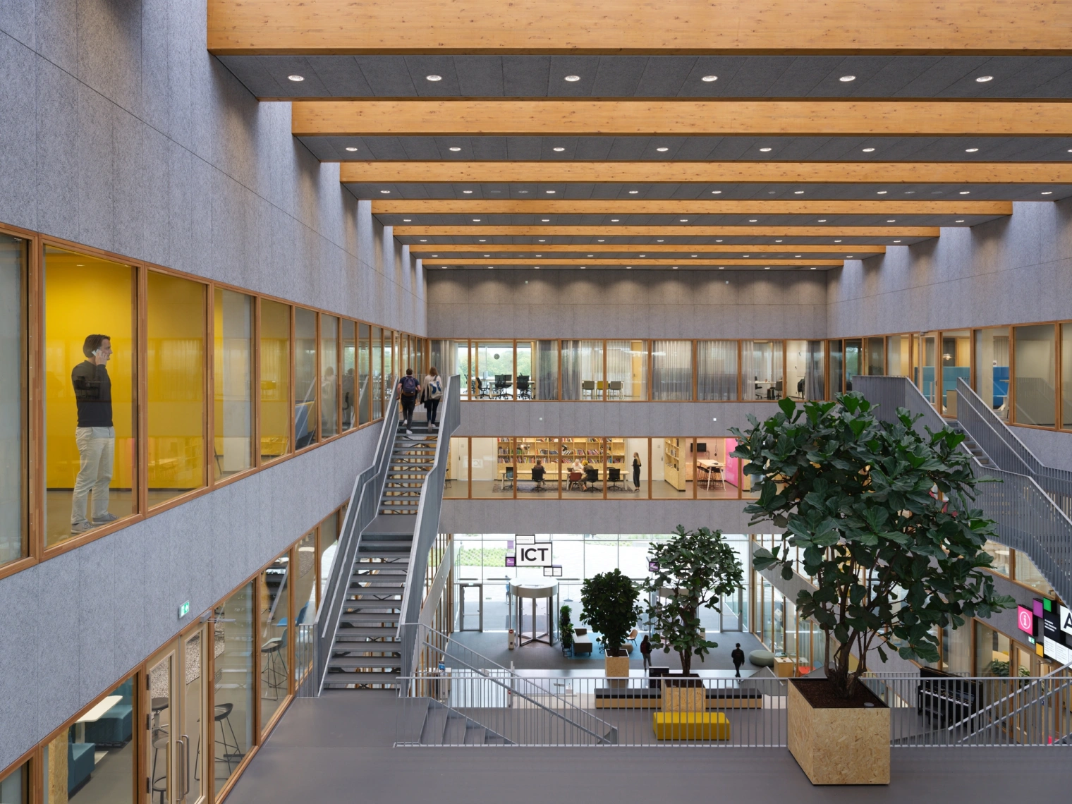 40 Fontys Tilburg Ossip 210406 145555