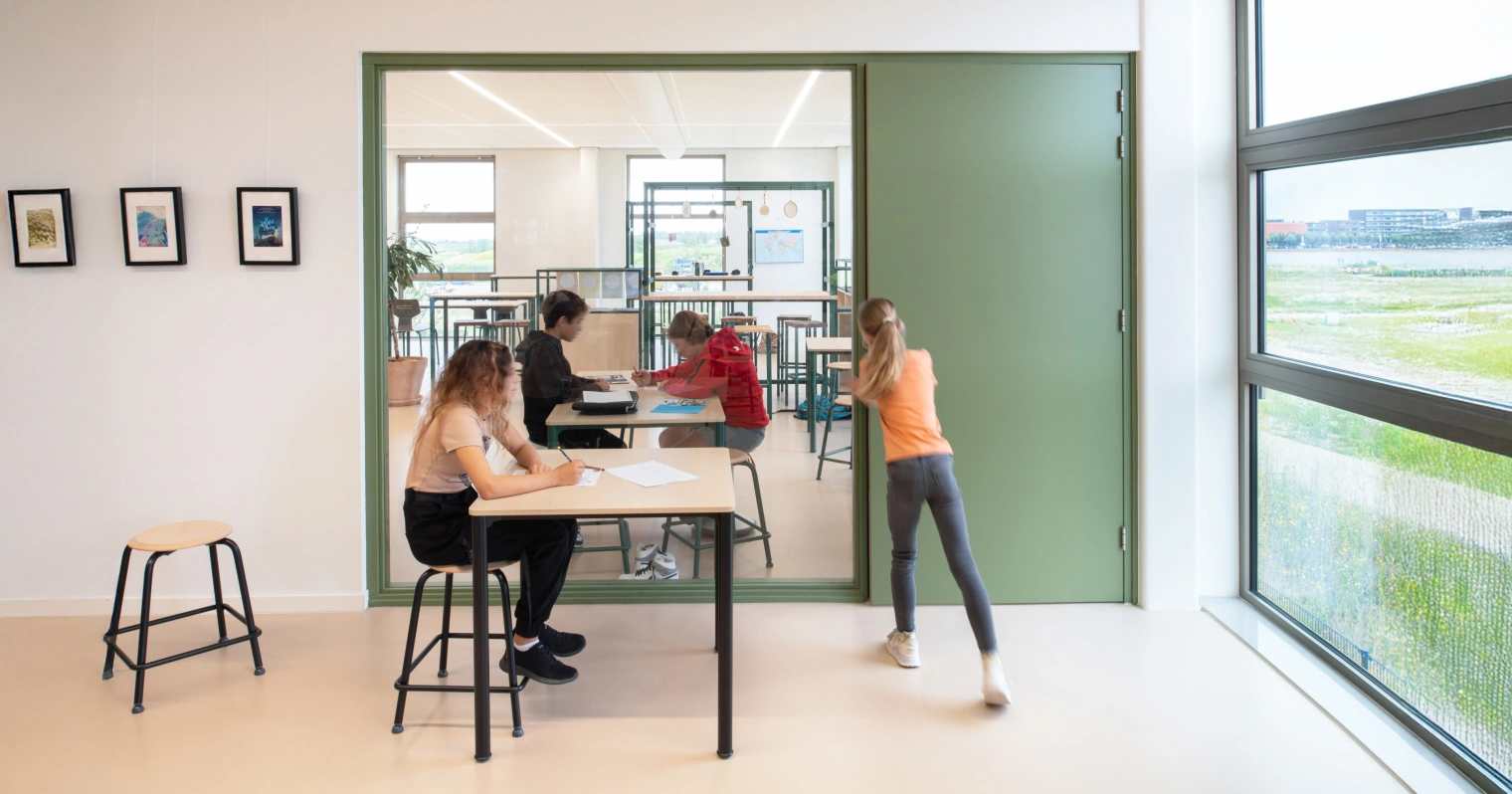 1808 Aiste Rakauskaite 3 web ai