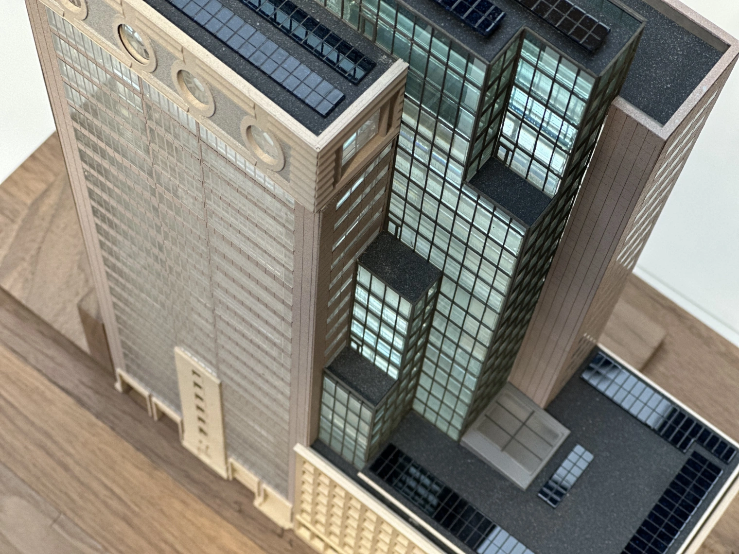 4 2138 Maquette C93 Adam Scales 7343